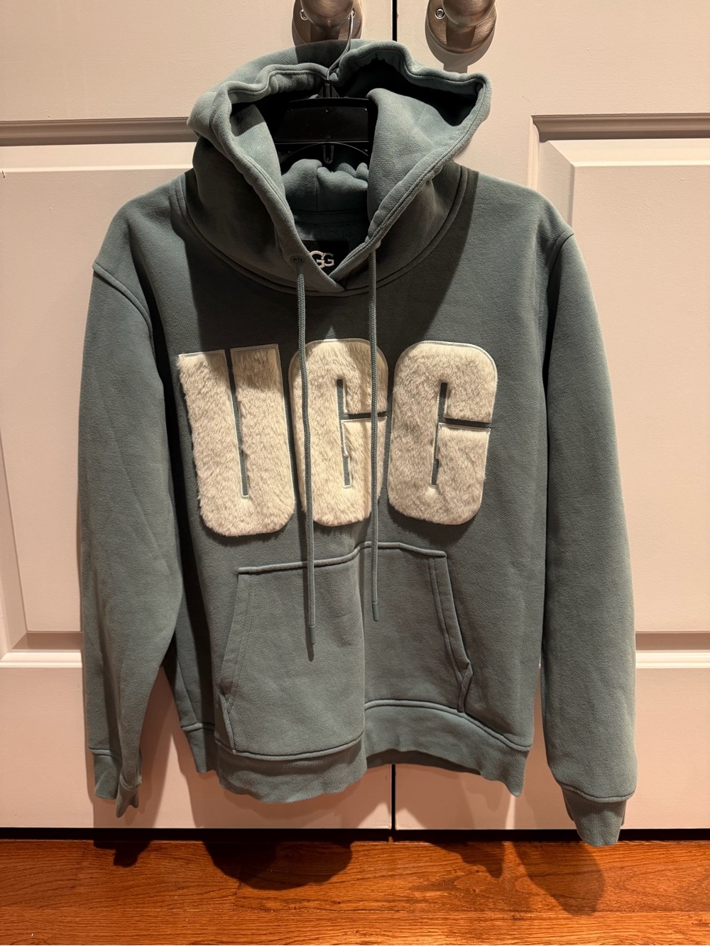 UGG Women’s Sherpa Logo Hoodie Sage Green Pullover Sweatshirt Size Medium